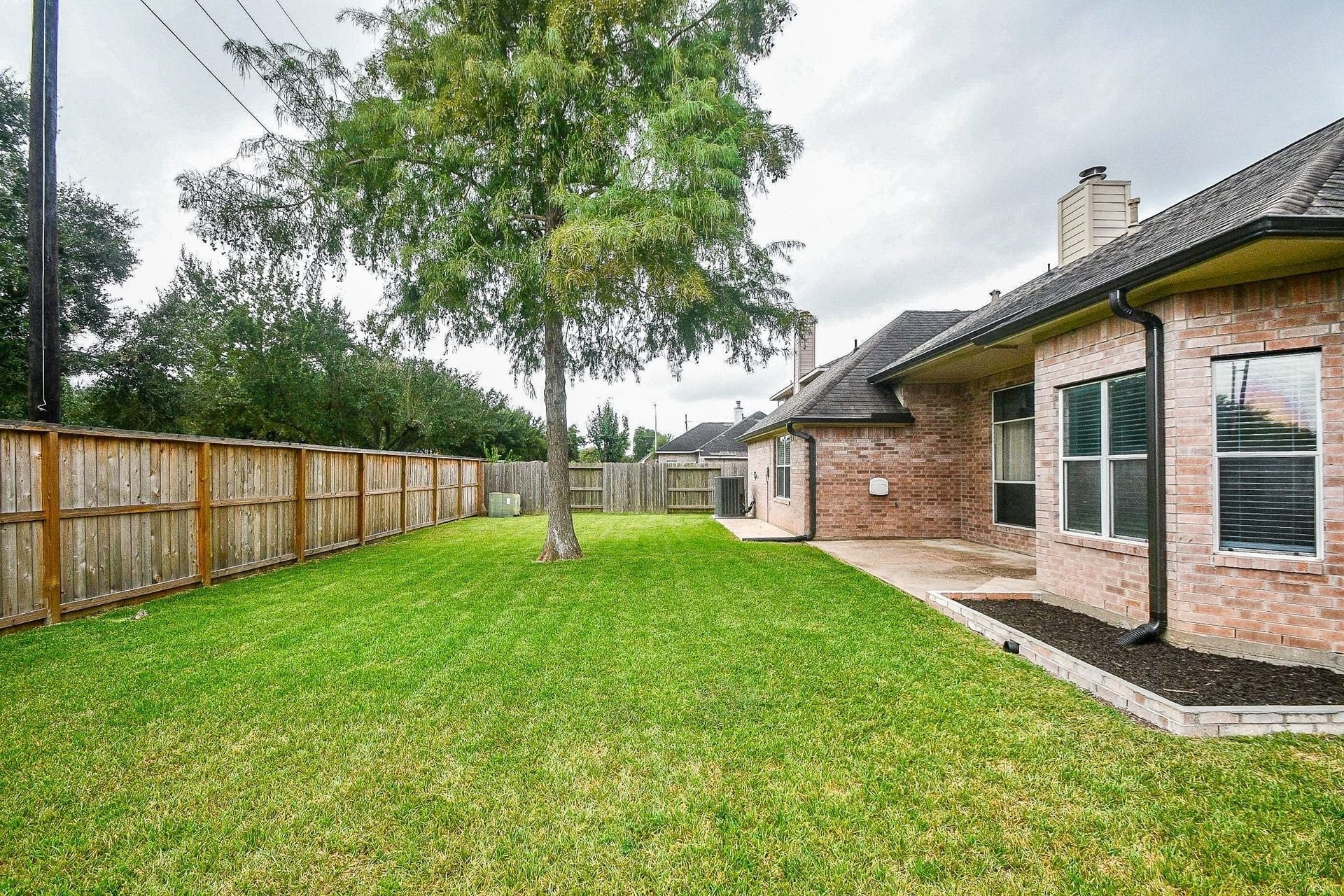 6811 Shelby Oaks Drive, Richmond, TX 77407