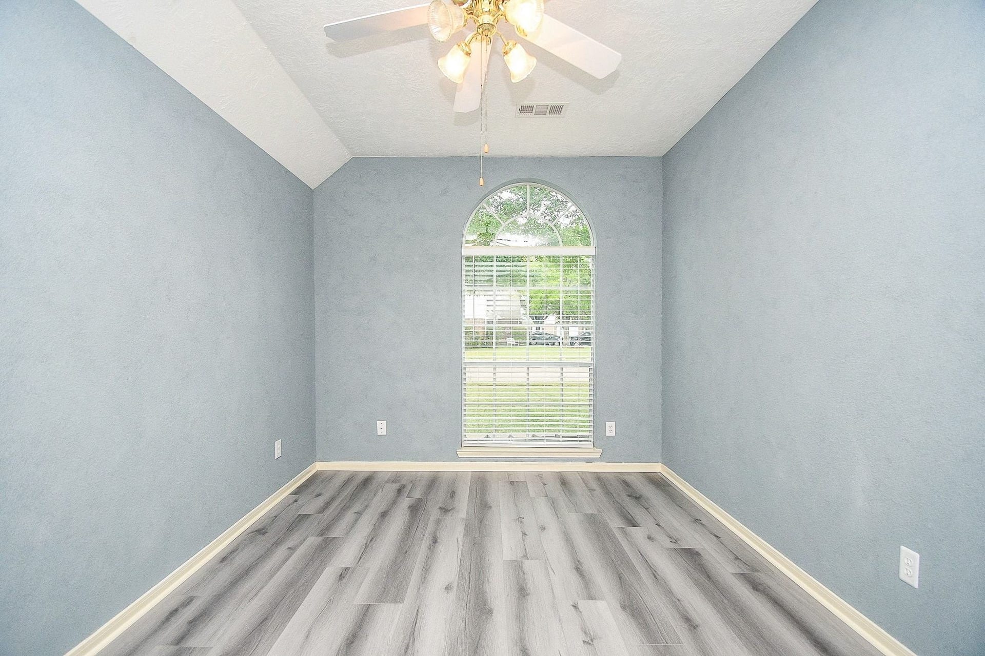 6811 Shelby Oaks Drive, Richmond, TX 77407