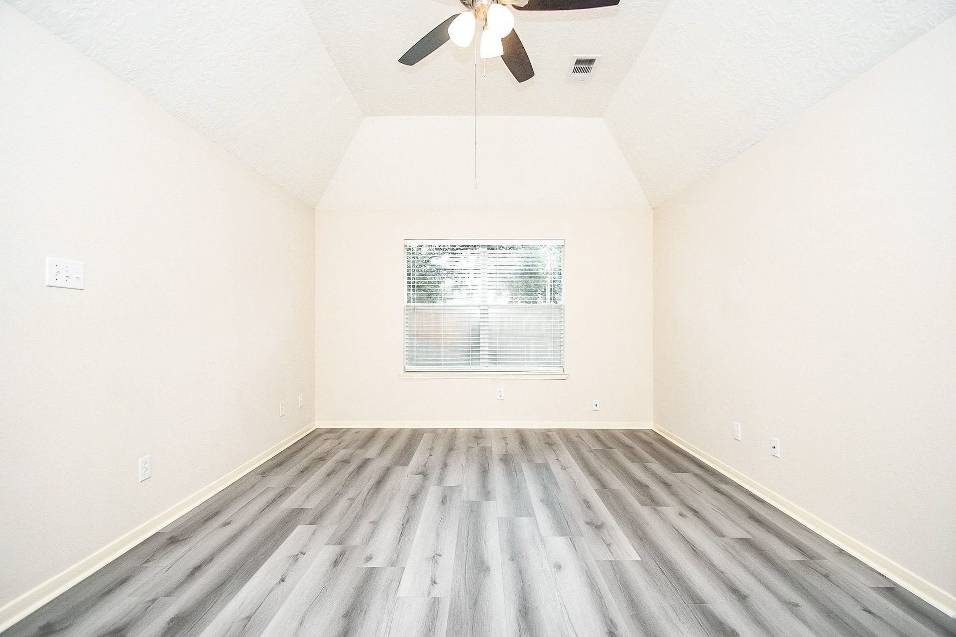 6811 Shelby Oaks Drive, Richmond, TX 77407