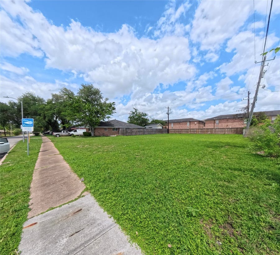 Property photo for 8907 Dover Street, Houston, TX