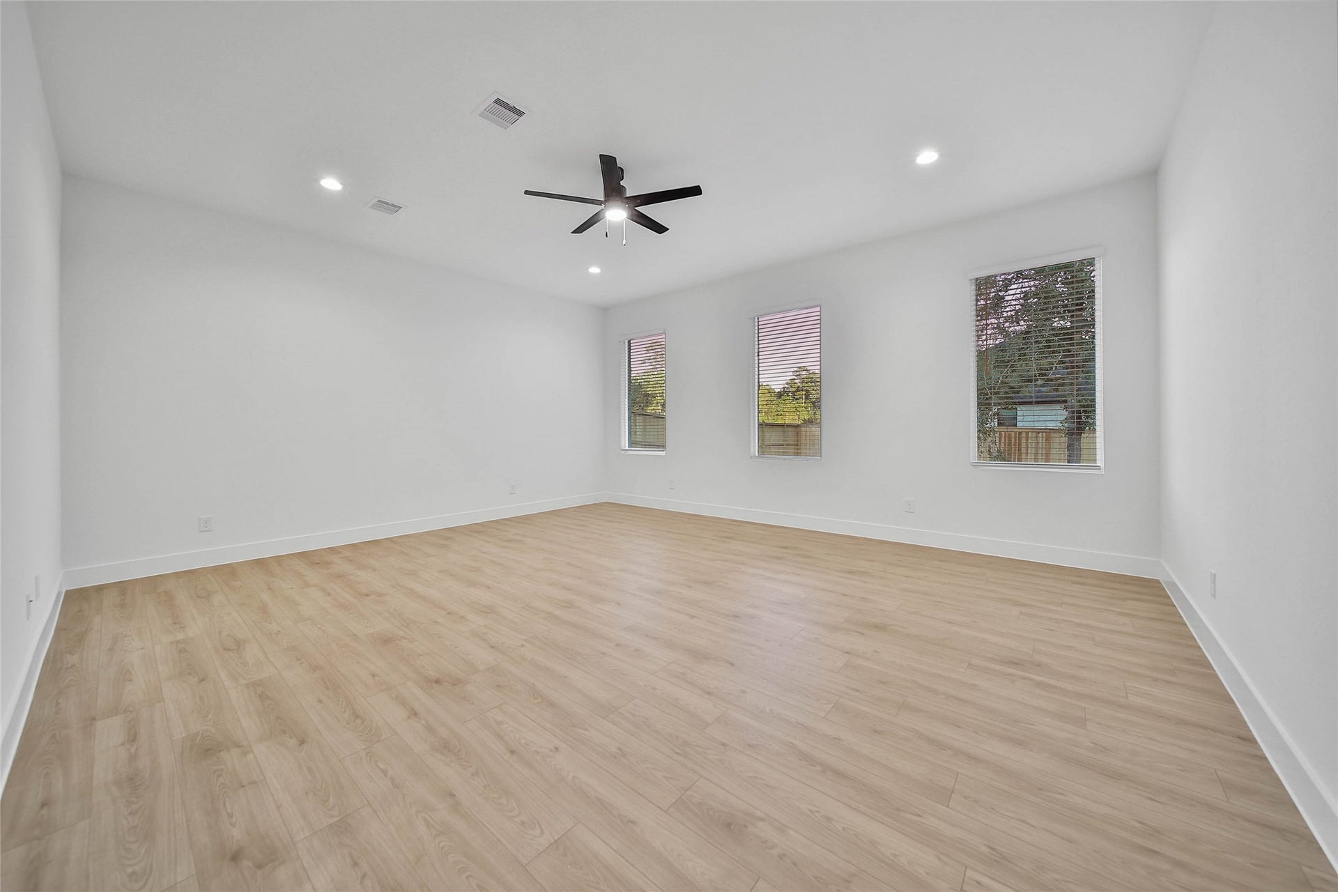 359 Louvenia Court, Pinehurst, TX 77362 359 Louvenia Court, Pinehurst, TX 77362