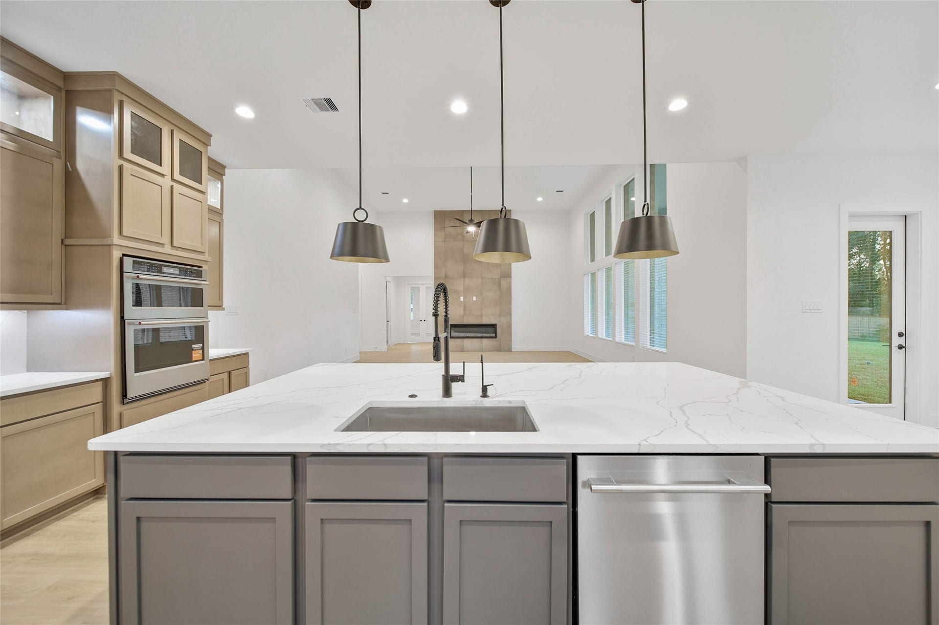 359 Louvenia Court, Pinehurst, TX 77362 359 Louvenia Court, Pinehurst, TX 77362