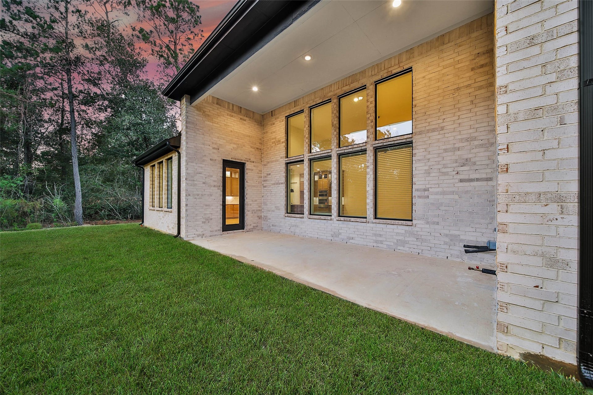 359 Louvenia Court, Pinehurst, TX 77362 359 Louvenia Court, Pinehurst, TX 77362