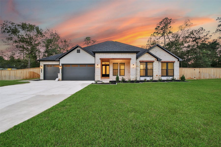 Property photo for 359 Louvenia Court, Pinehurst, TX