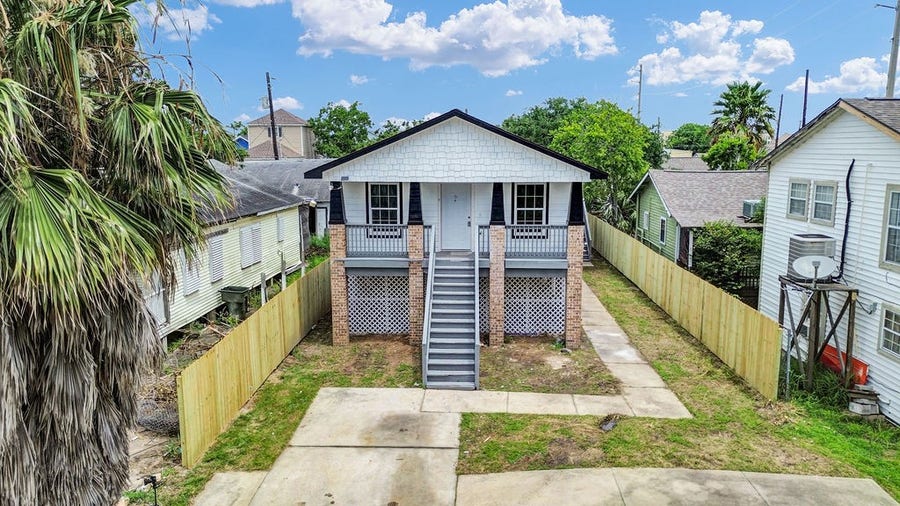 Property photo for 5306 Avenue M 1/2, Galveston, TX