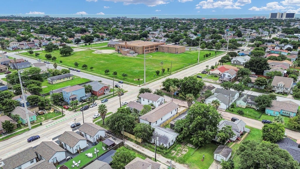 5306 Avenue M 1/2, Galveston, TX 77551 5306 Avenue M 1/2, Galveston, TX 77551