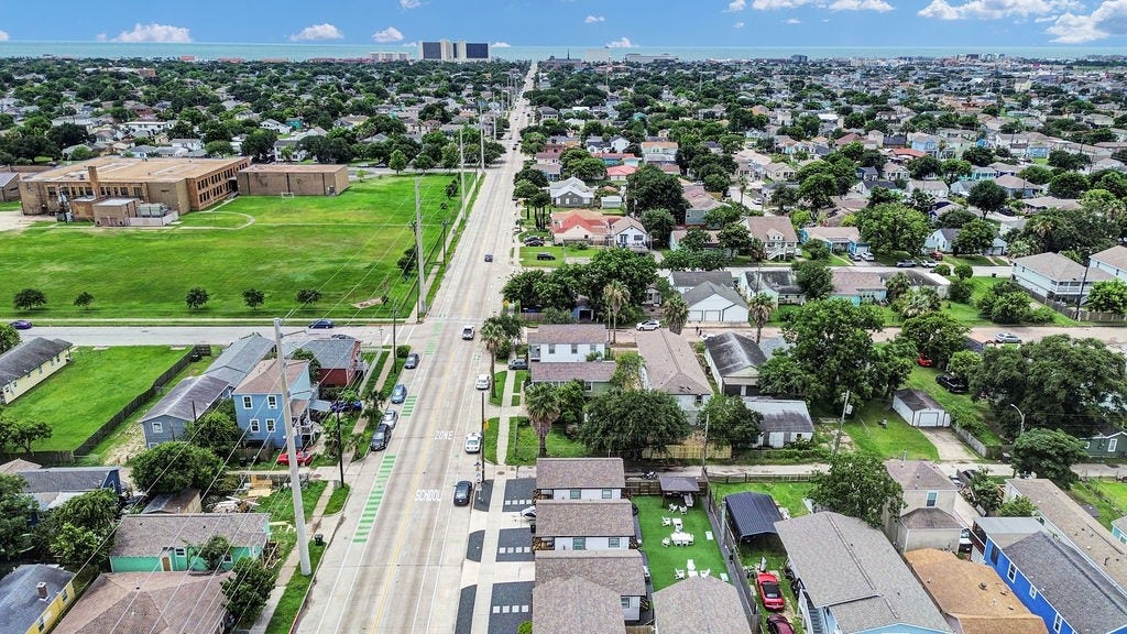 5306 Avenue M 1/2, Galveston, TX 77551 5306 Avenue M 1/2, Galveston, TX 77551