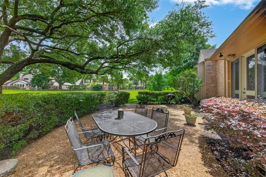 Property photo for 6 Charleston Street S, Sugar Land, TX
