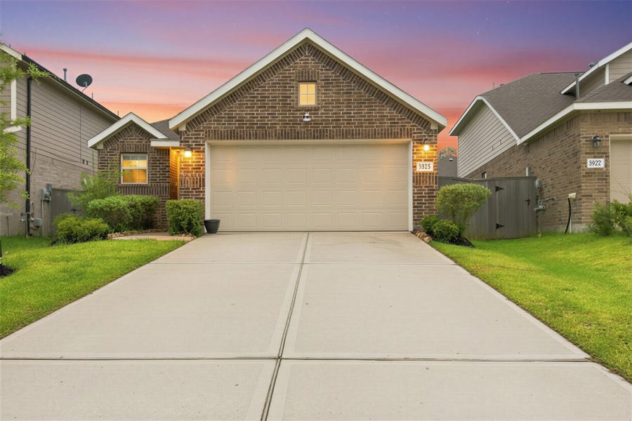 Property photo for 1923 Foxtail Creek Court, Crosby, TX