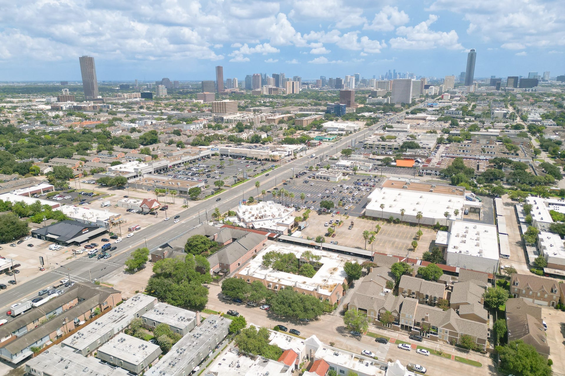 2727 Briarhurst Drive, #25, Houston, TX 77057