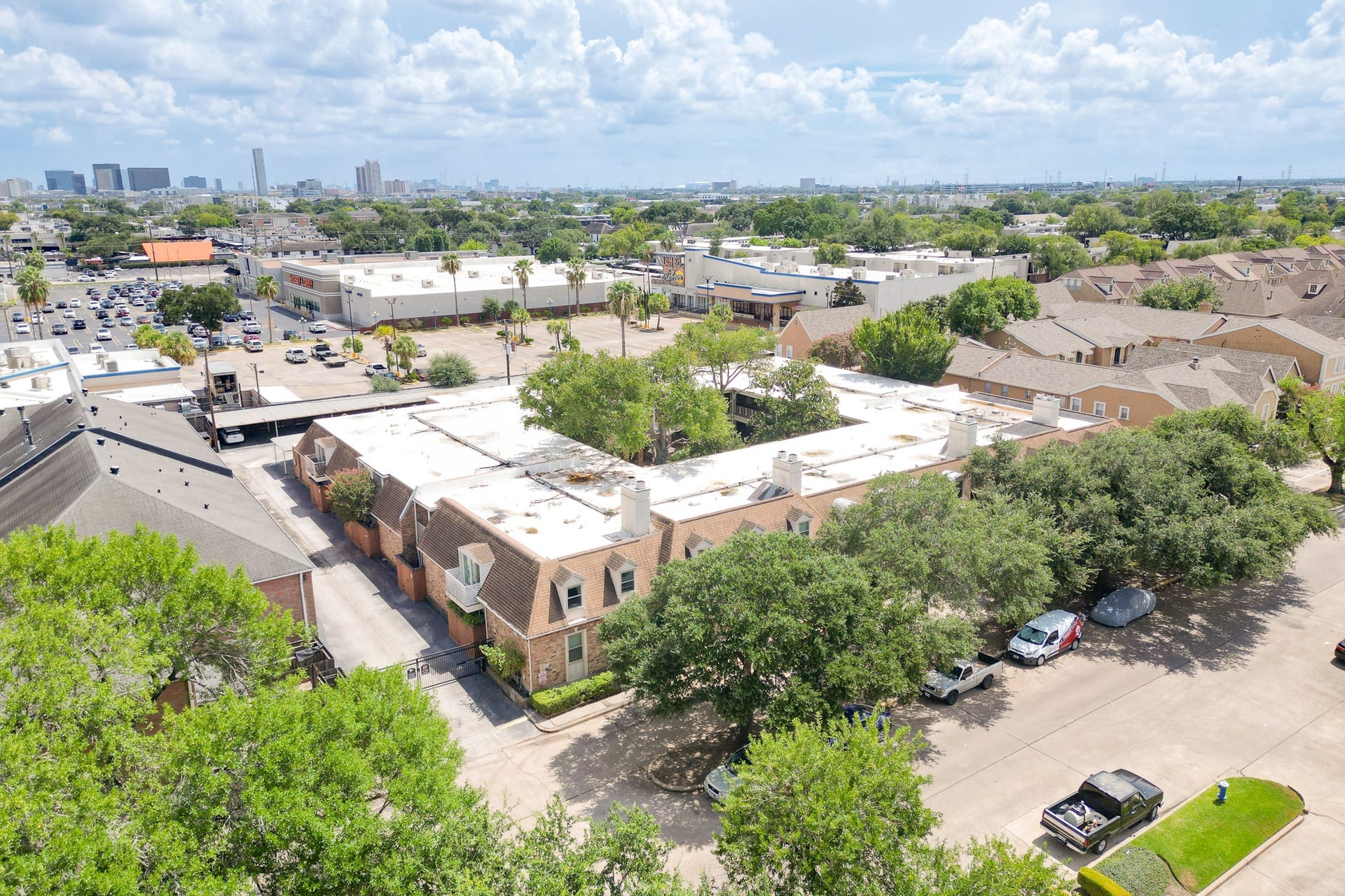 2727 Briarhurst Drive, #25, Houston, TX 77057
