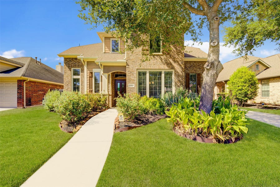 Property photo for 8402 Terrace Brook Drive, Houston, TX