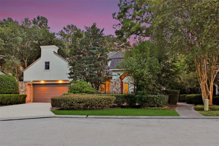 Property photo for 1302 Avon Way, Houston, TX