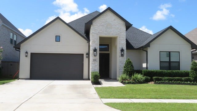 Property photo for 1916 Silver Point Court, Friendswood, TX