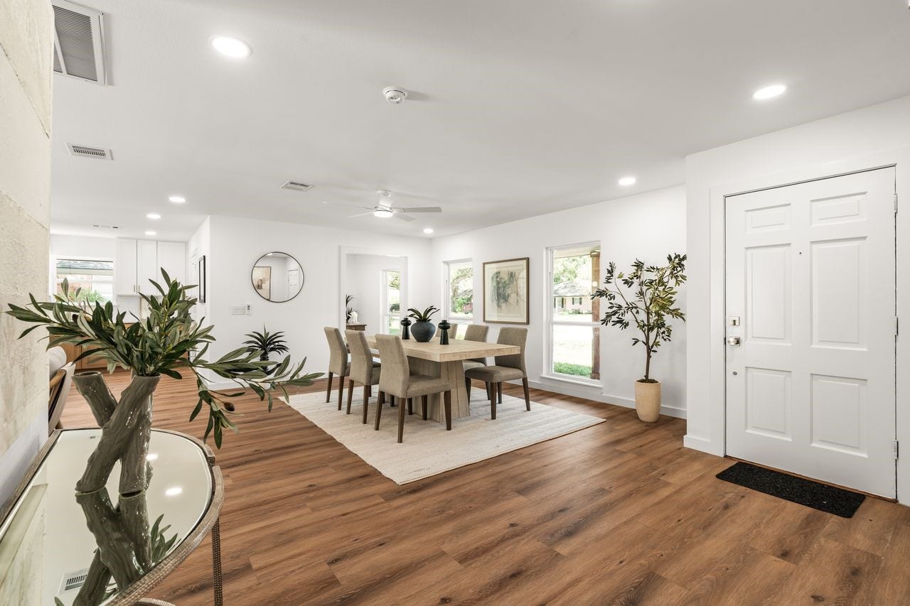 5207 Hummingbird Street, Houston, TX 77035 Flexible open dining space designed for both casual meals and larger gathering