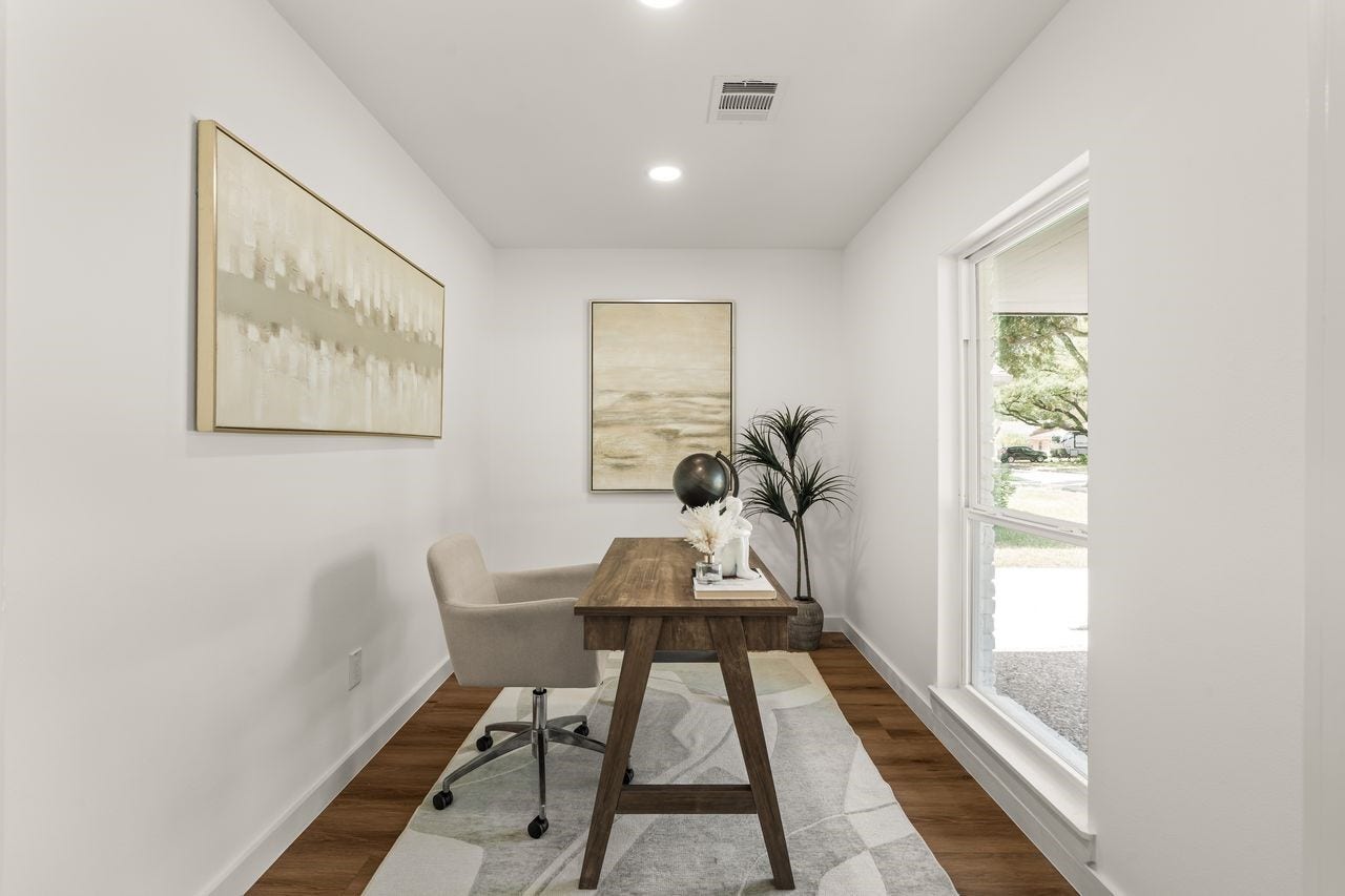 5207 Hummingbird Street, Houston, TX 77035 Dedicated home office with natural light, ideal for working from home or a quiet study space