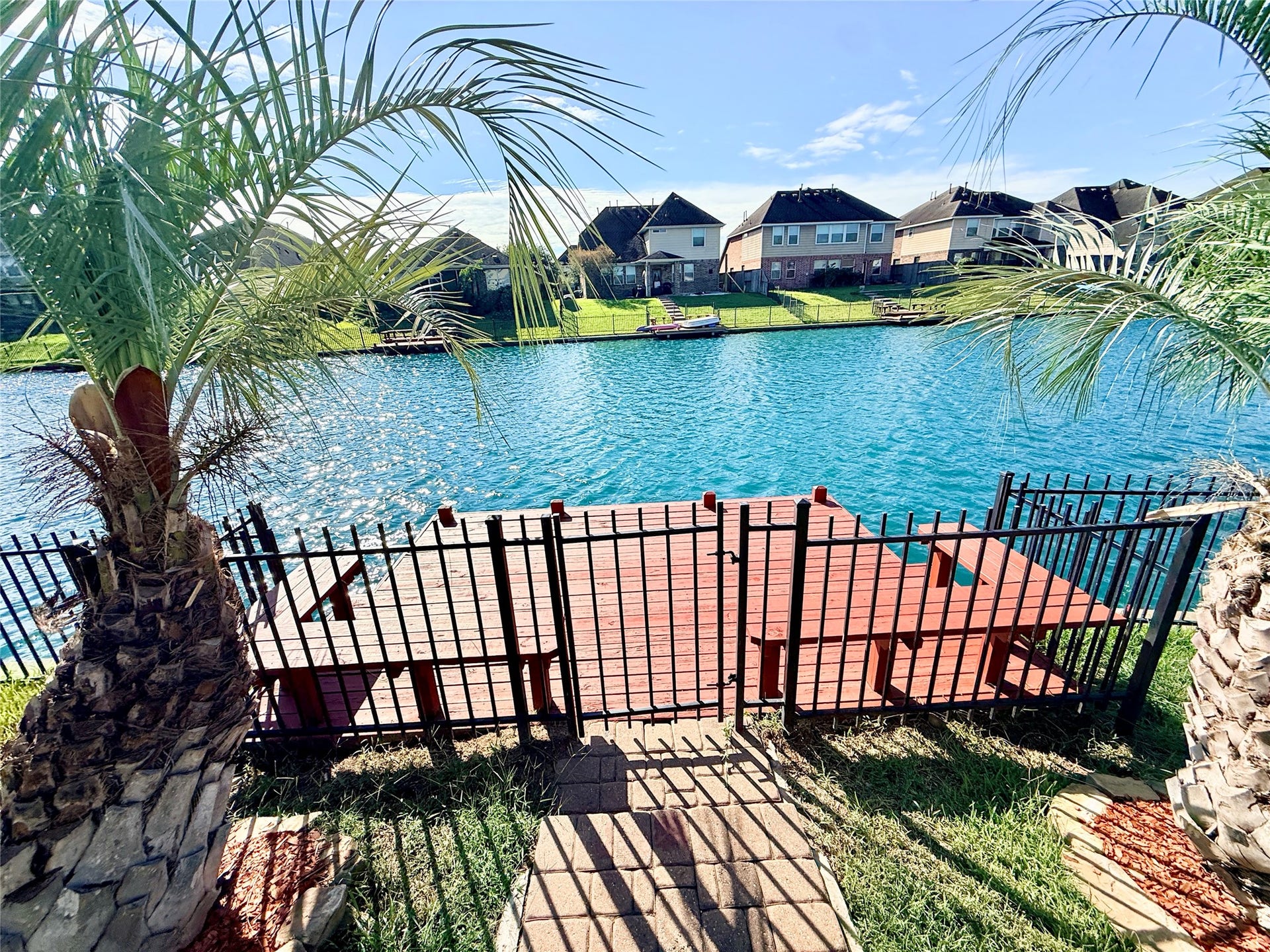 3951 Amalfi Shores Court, Missouri City, TX 77459 private pier w/fishing and pedal boating