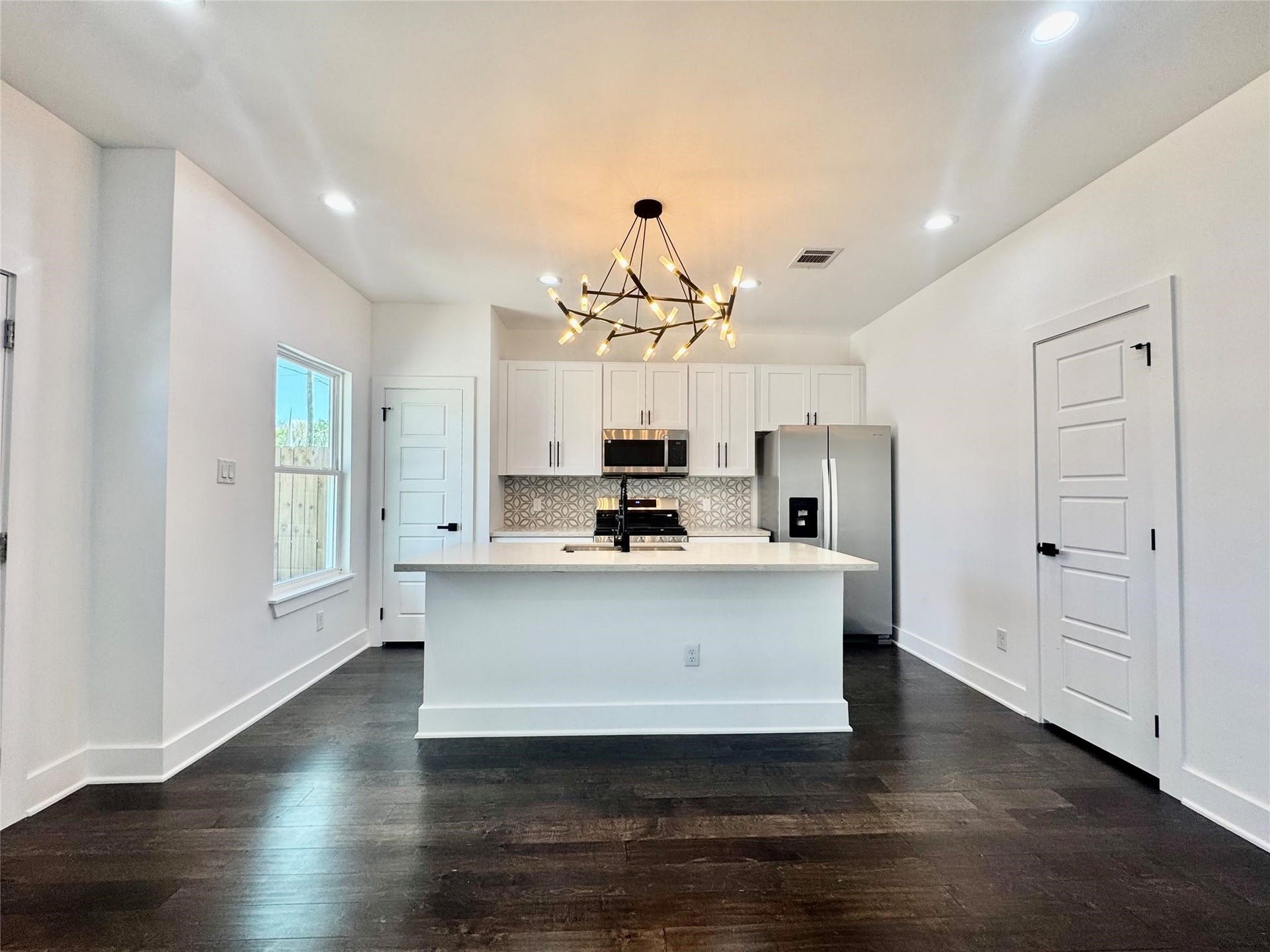 6926 Paris Street, Houston, TX 77021 6926 Paris Street, Houston, TX 77021