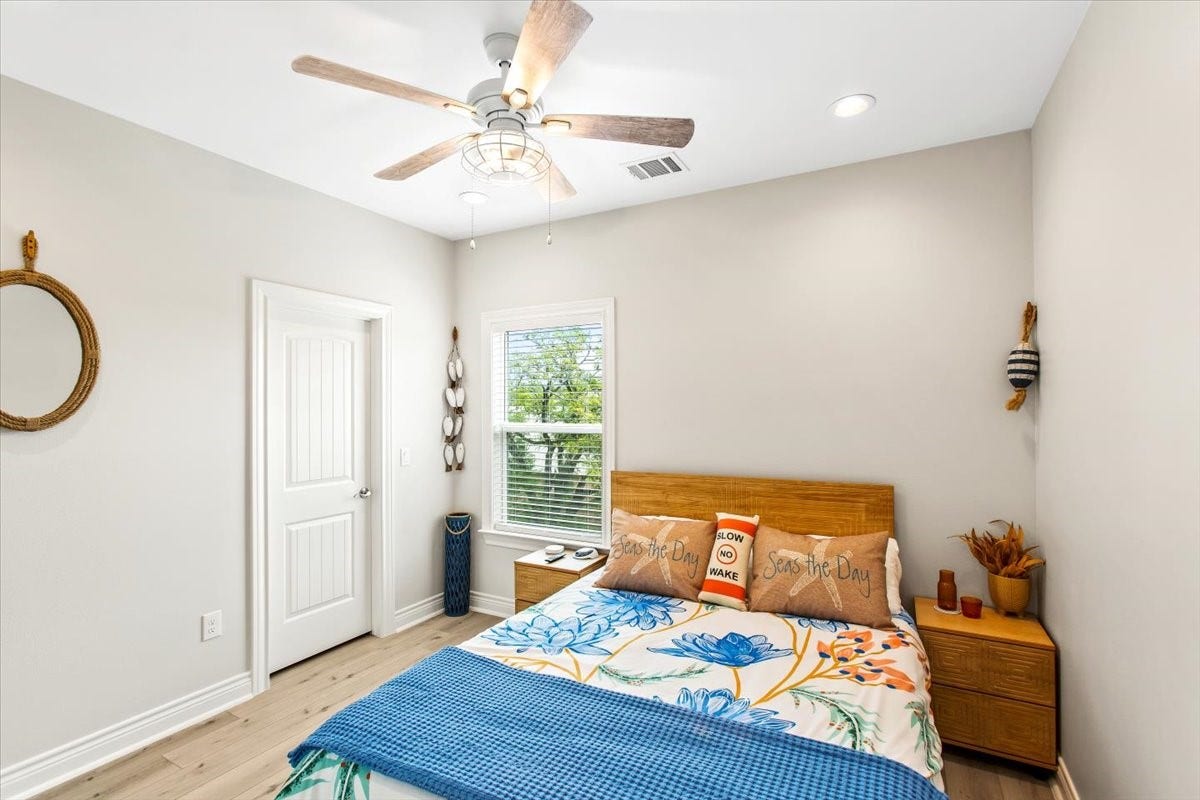 3211 Avenue K, Galveston, TX 77550 Second floor bedroom