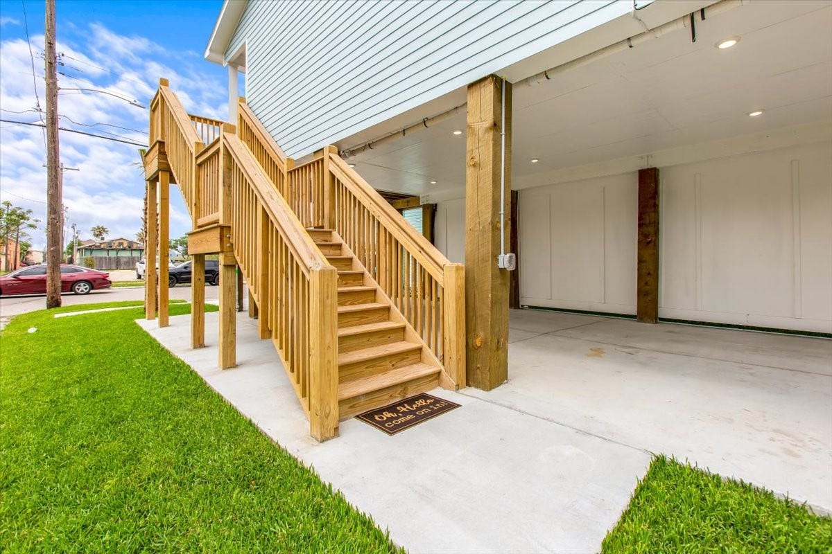 3211 Avenue K, Galveston, TX 77550 3211 Avenue K, Galveston, TX 77550