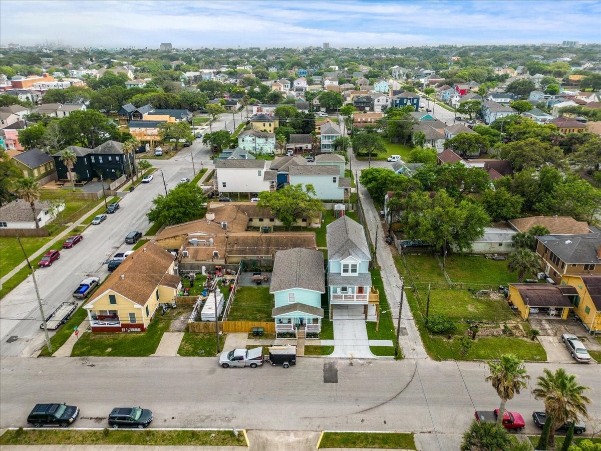3211 Avenue K, Galveston, TX 77550 3211 Avenue K, Galveston, TX 77550