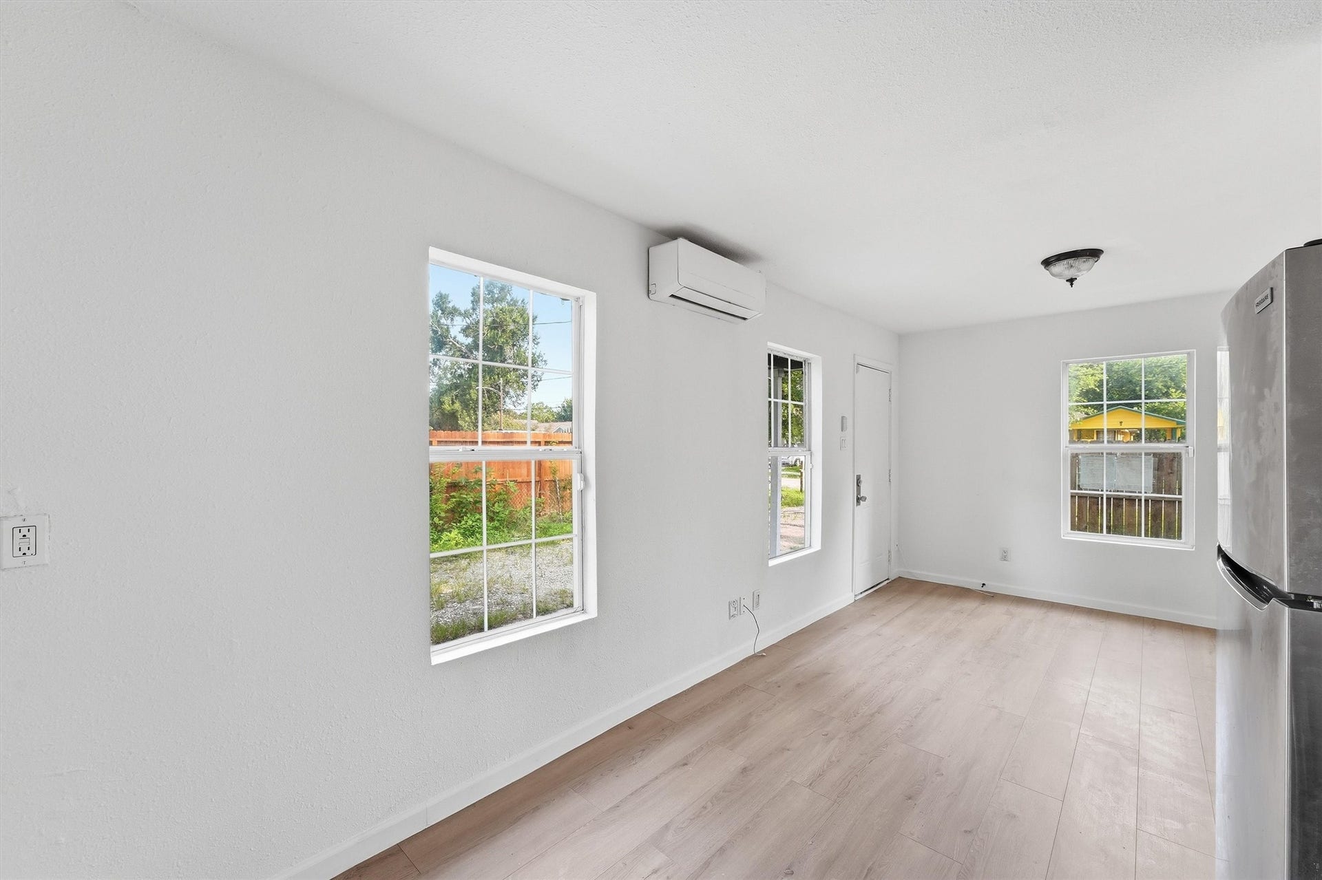 8034 Record Street, Houston, TX 77028 8034 Record Street, Houston, TX 77028