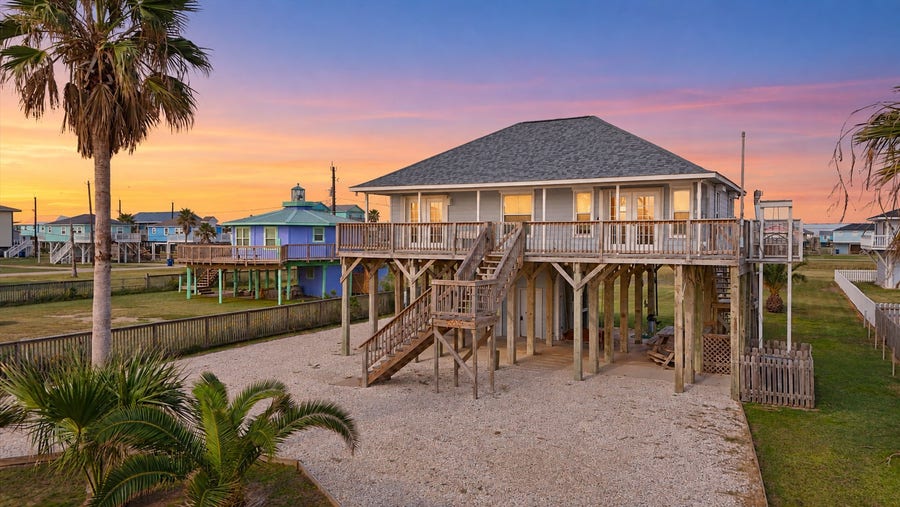 Property photo for 904 Surf Drive, Surfside Beach, TX