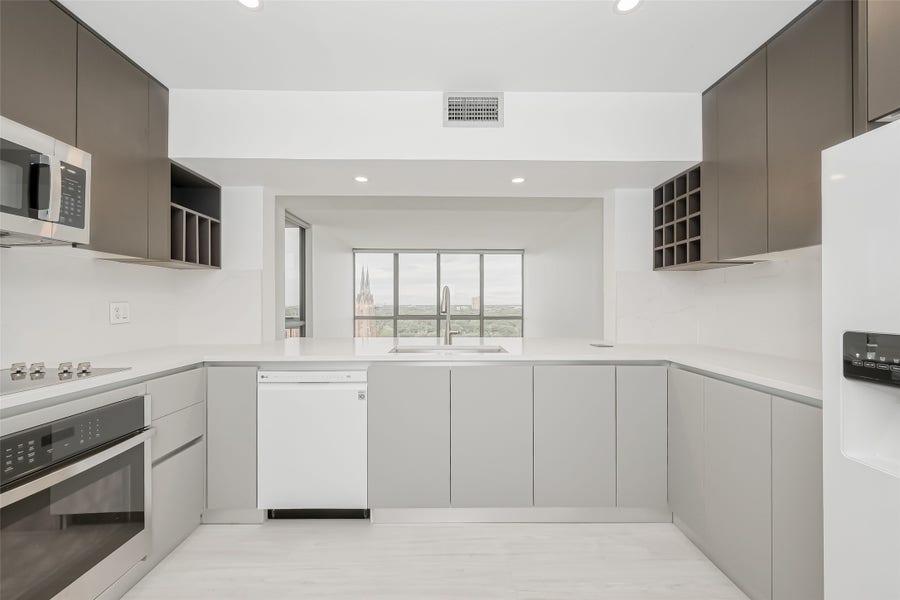Property photo for 5001 Woodway Drive, #1304, Houston, TX