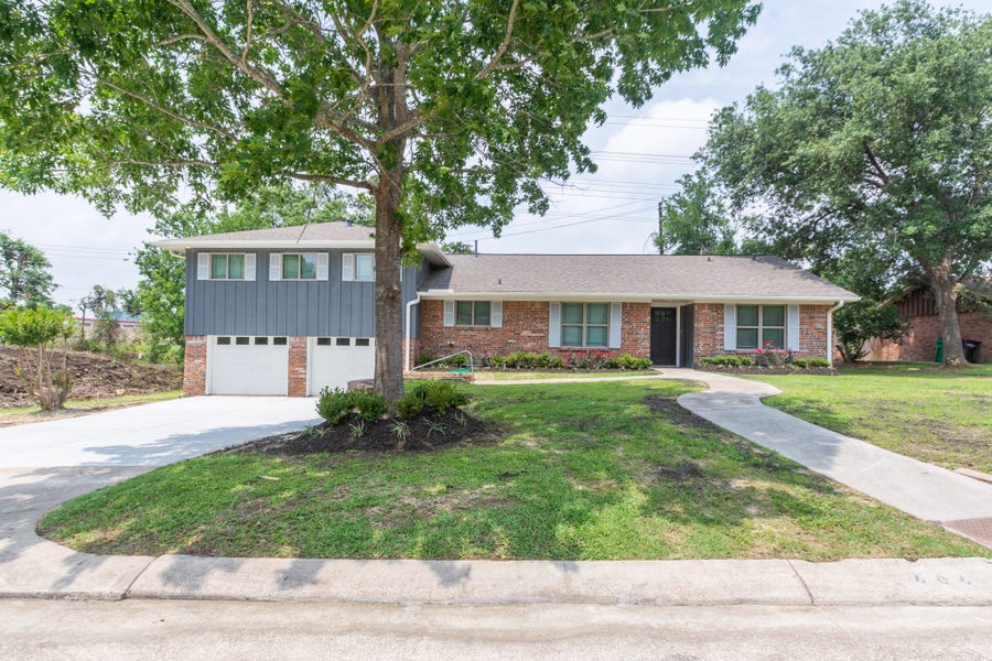 Property photo for 606 Scenic Drive, Baytown, TX