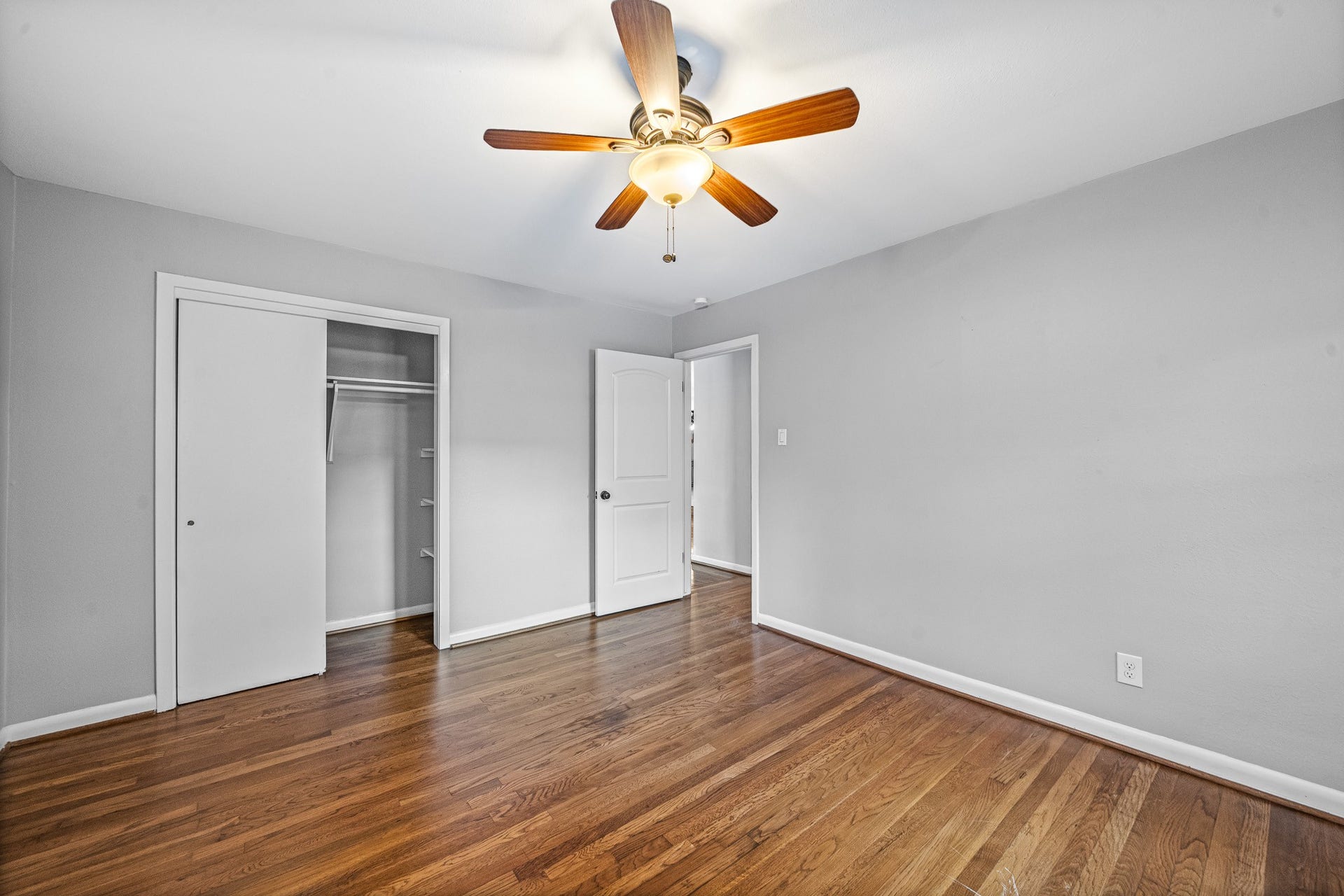 5606 Warm Springs Road, Houston, TX 77035 5606 Warm Springs Road, Houston, TX 77035