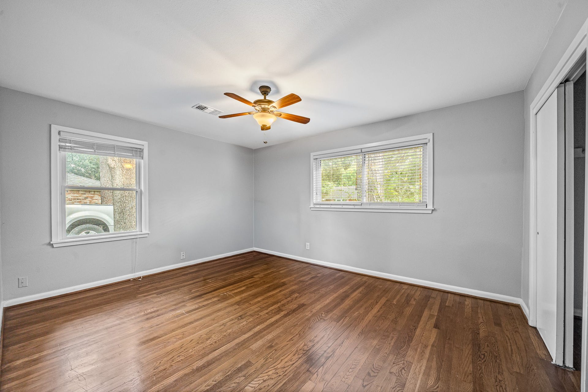 5606 Warm Springs Road, Houston, TX 77035 5606 Warm Springs Road, Houston, TX 77035