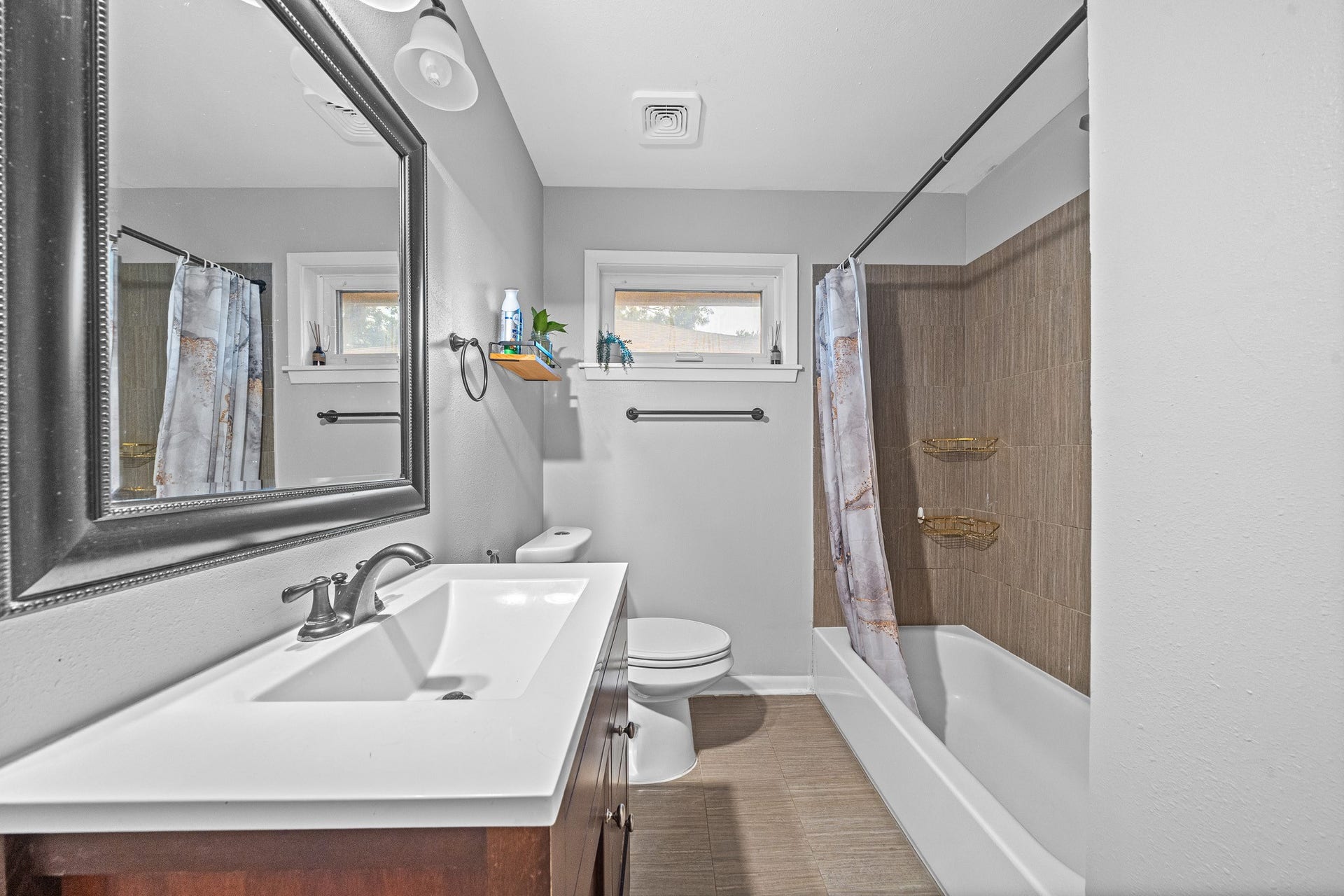 5606 Warm Springs Road, Houston, TX 77035 5606 Warm Springs Road, Houston, TX 77035