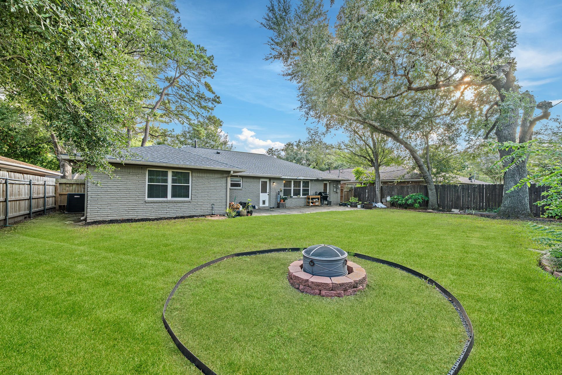 5606 Warm Springs Road, Houston, TX 77035 5606 Warm Springs Road, Houston, TX 77035