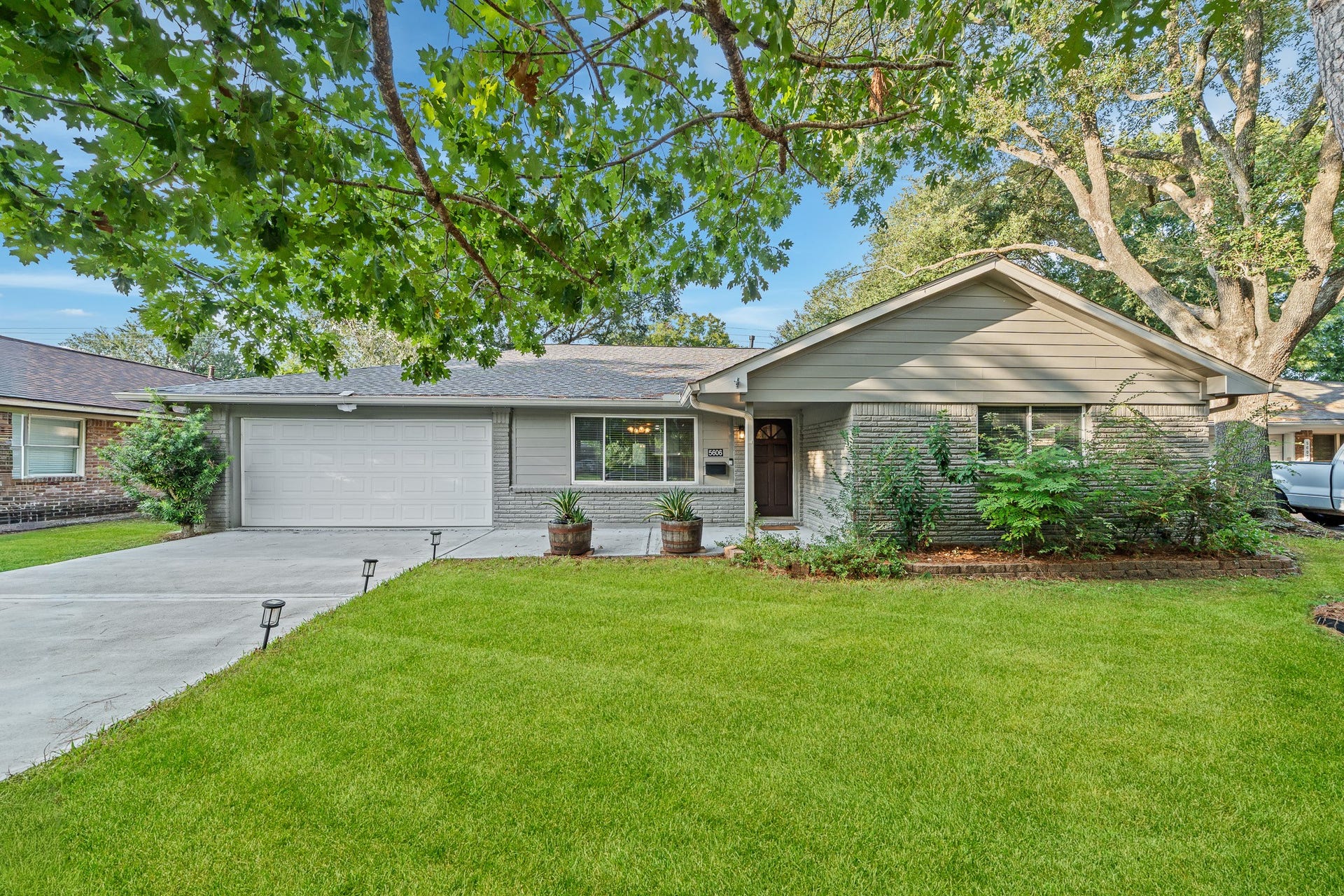 5606 Warm Springs Road, Houston, TX 77035 5606 Warm Springs Road, Houston, TX 77035