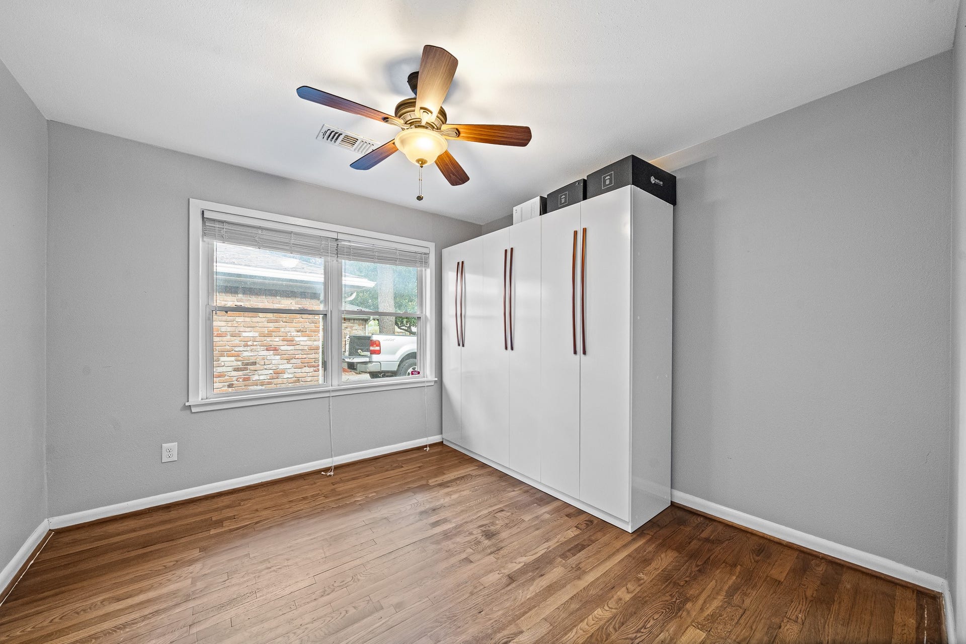 5606 Warm Springs Road, Houston, TX 77035 5606 Warm Springs Road, Houston, TX 77035