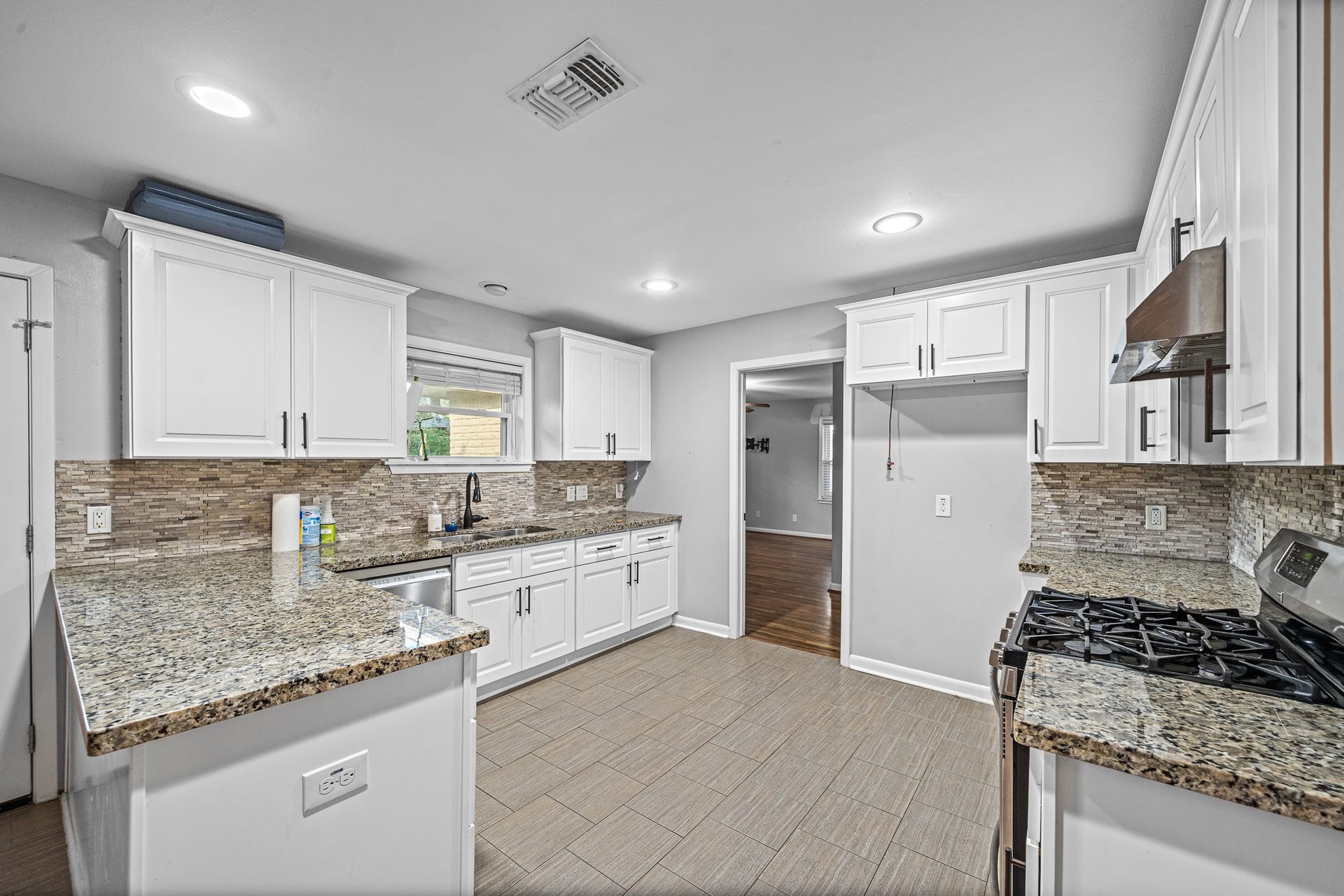 5606 Warm Springs Road, Houston, TX 77035 5606 Warm Springs Road, Houston, TX 77035