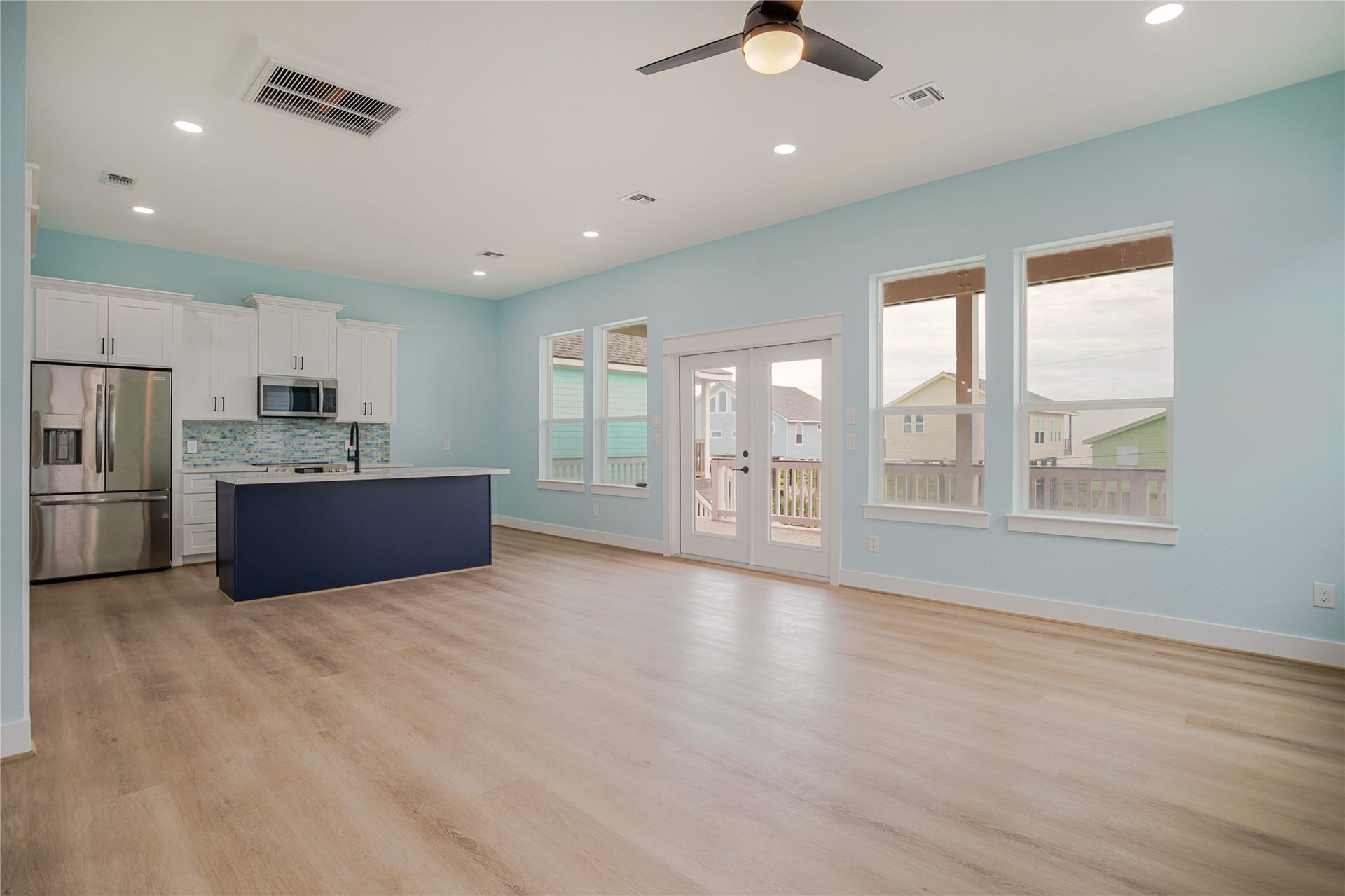 17518 Bristow Drive, Galveston, TX 77554 Ceiling fan, lots of windows and modern new appliances. Flooring is beautiful and easy care.