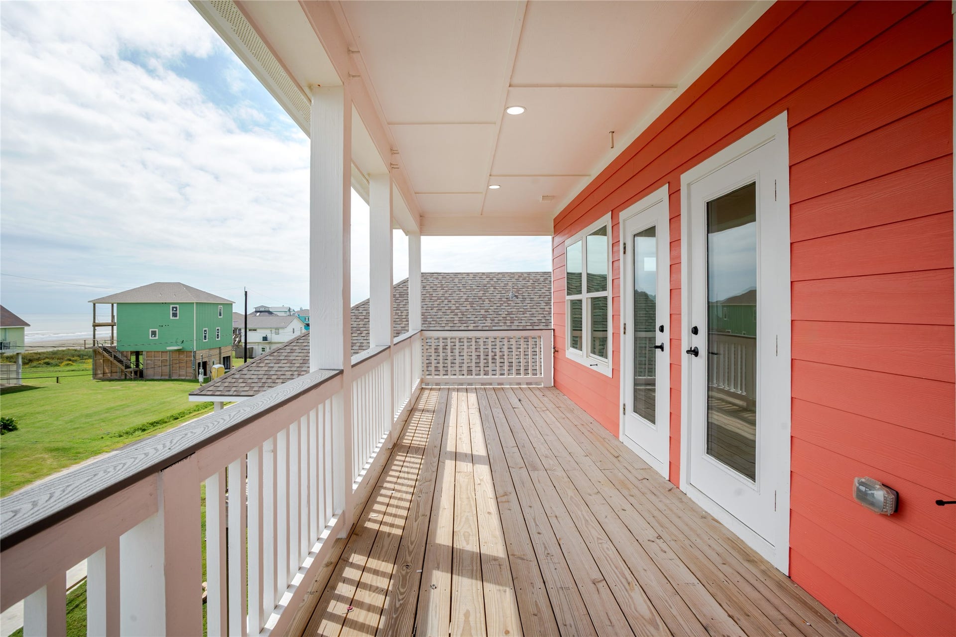 17518 Bristow Drive, Galveston, TX 77554 Spacious covered deck with tons of beach views all around!