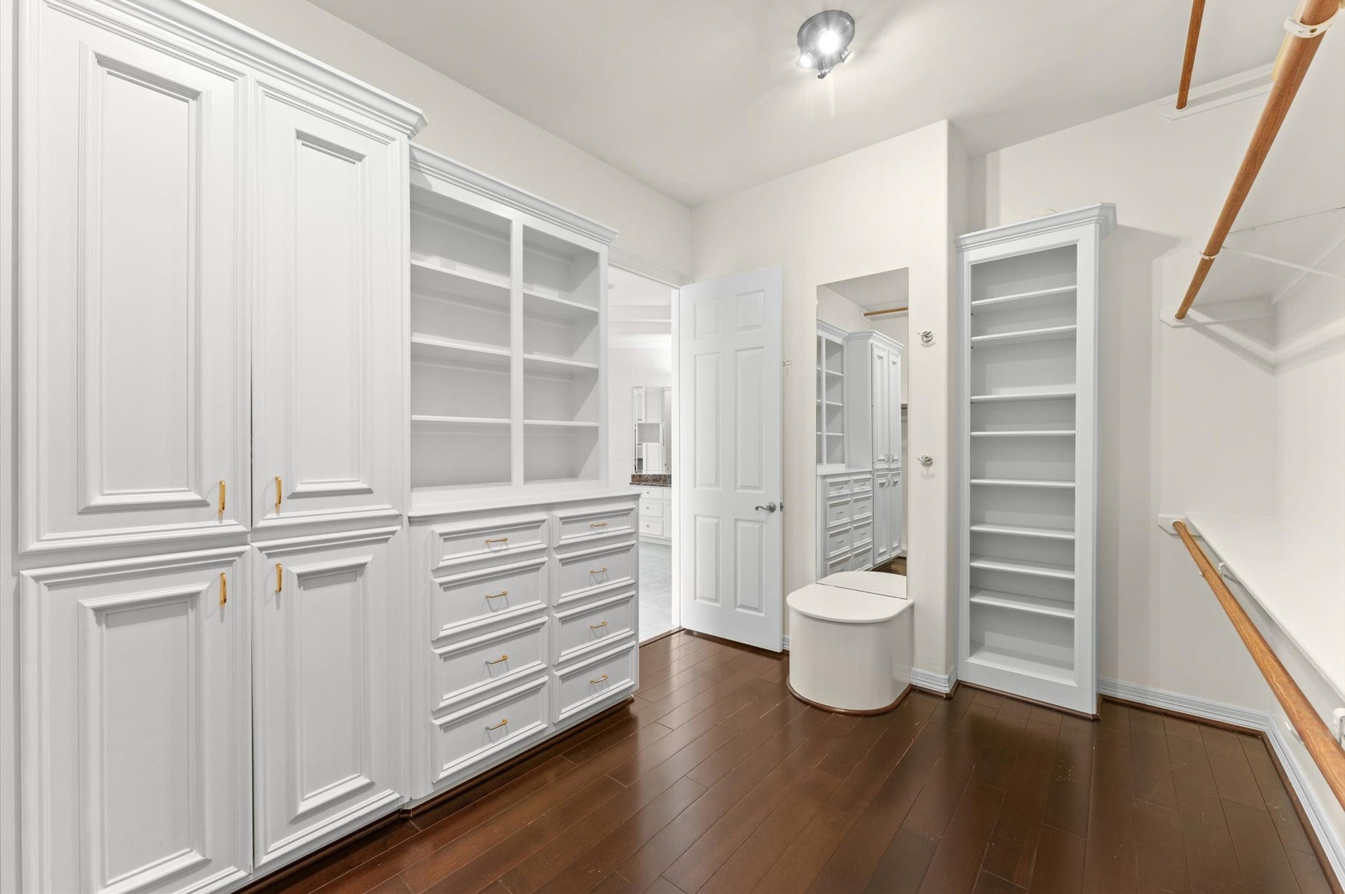 1830 Forest Gate Circle, Sugar Land, TX 77479 A peak into Closet No. 1 in the primary bedroom.