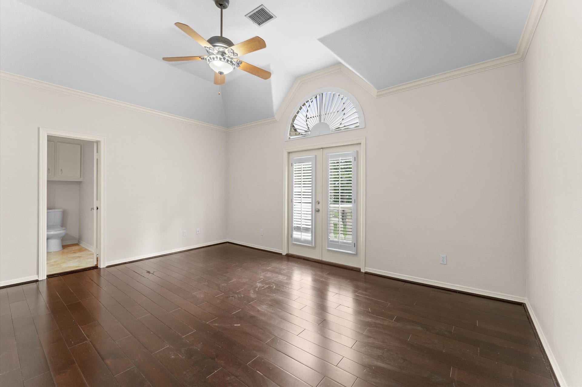 1830 Forest Gate Circle, Sugar Land, TX 77479 This bedroom is special as it has a balcony and which overlooks the backyard.