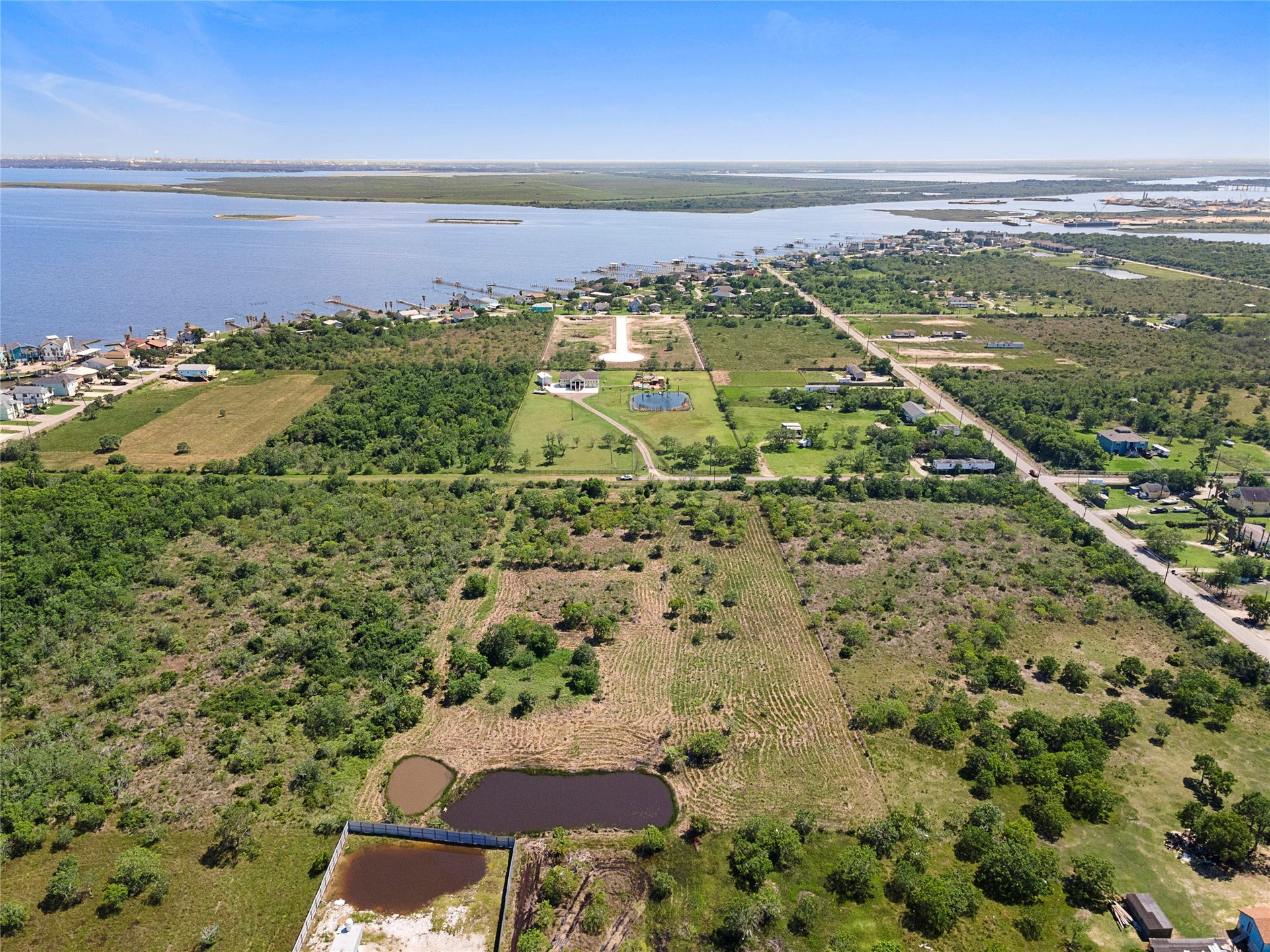 2360 Avenue L, San Leon, TX 77539 2360 Avenue L, San Leon, TX 77539