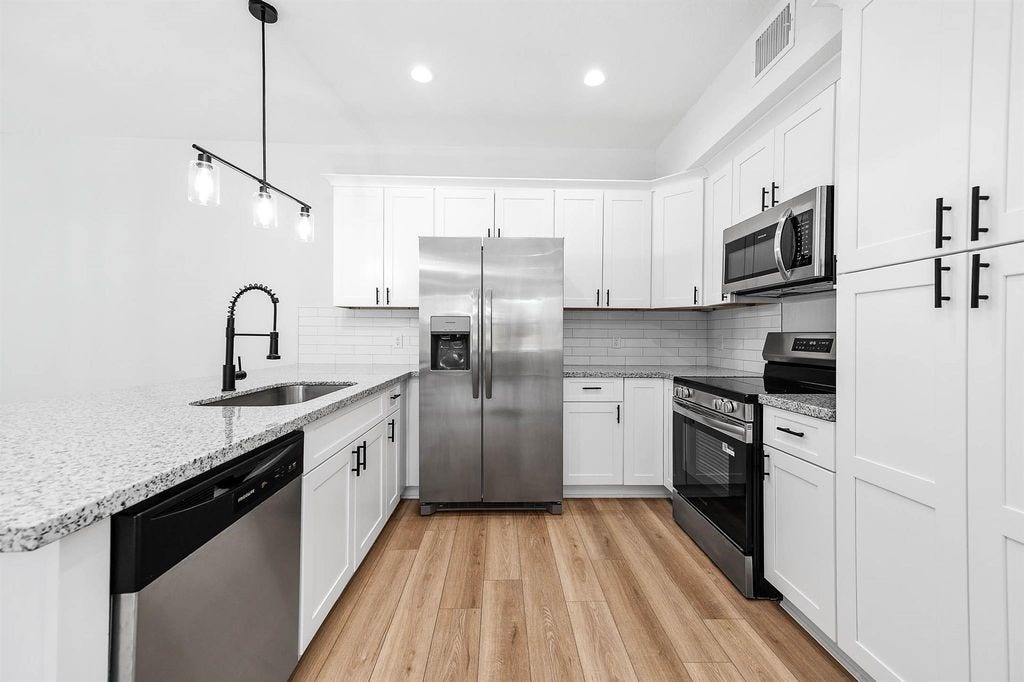 2018 Hampton A Street, #A, Houston, TX 77088 Refrigerator included