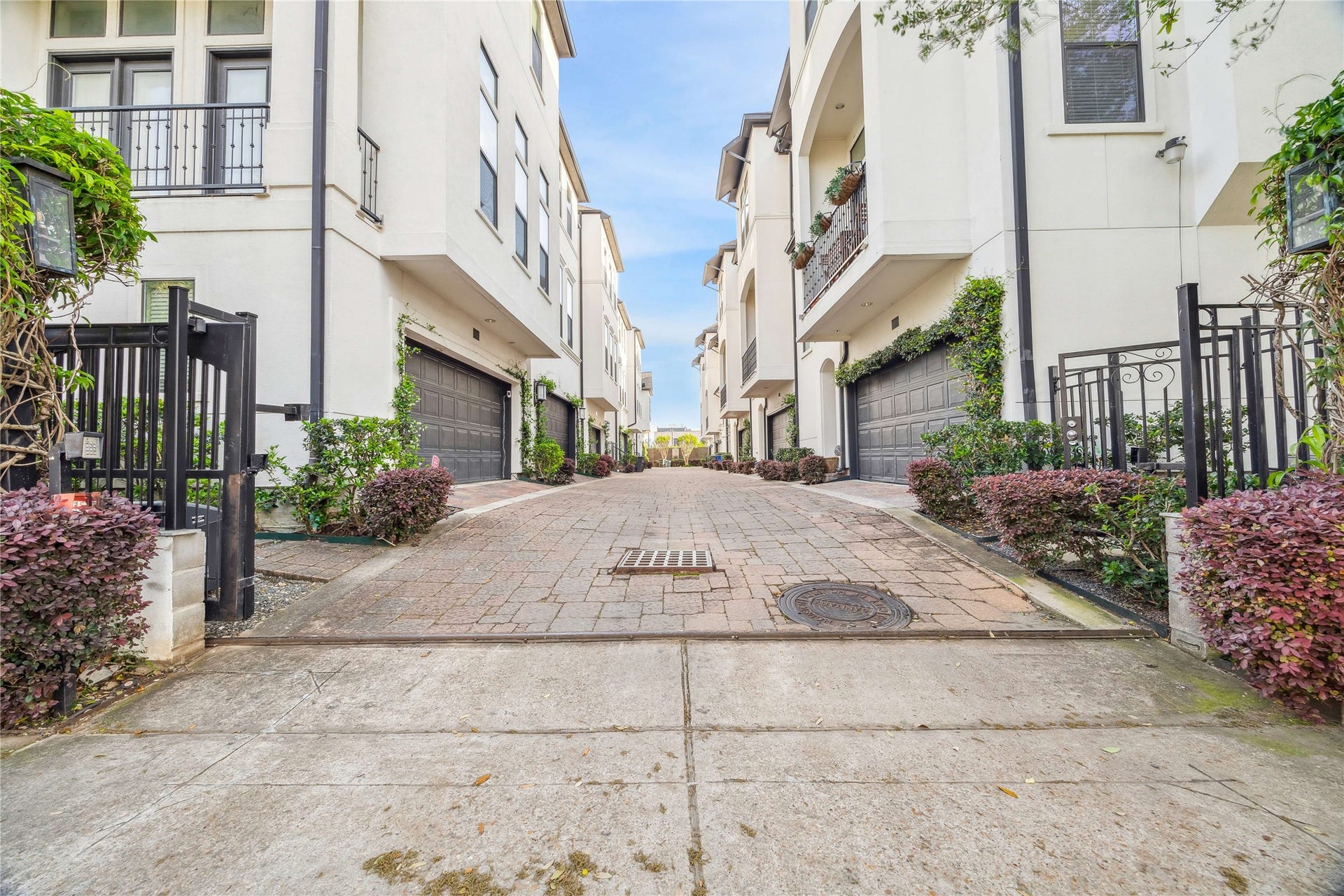 1839 Dart Street, Houston, TX 77007