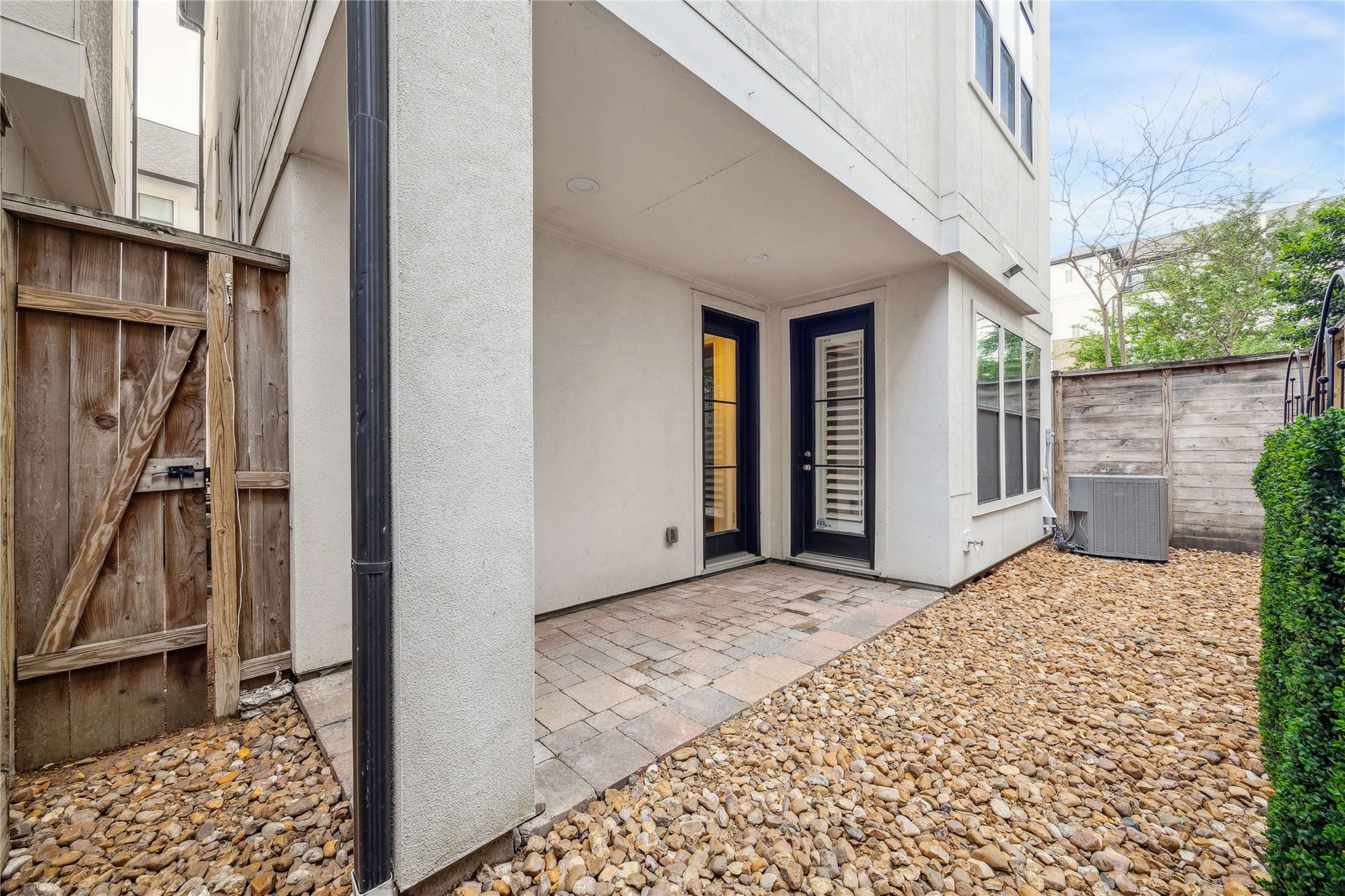 1839 Dart Street, Houston, TX 77007