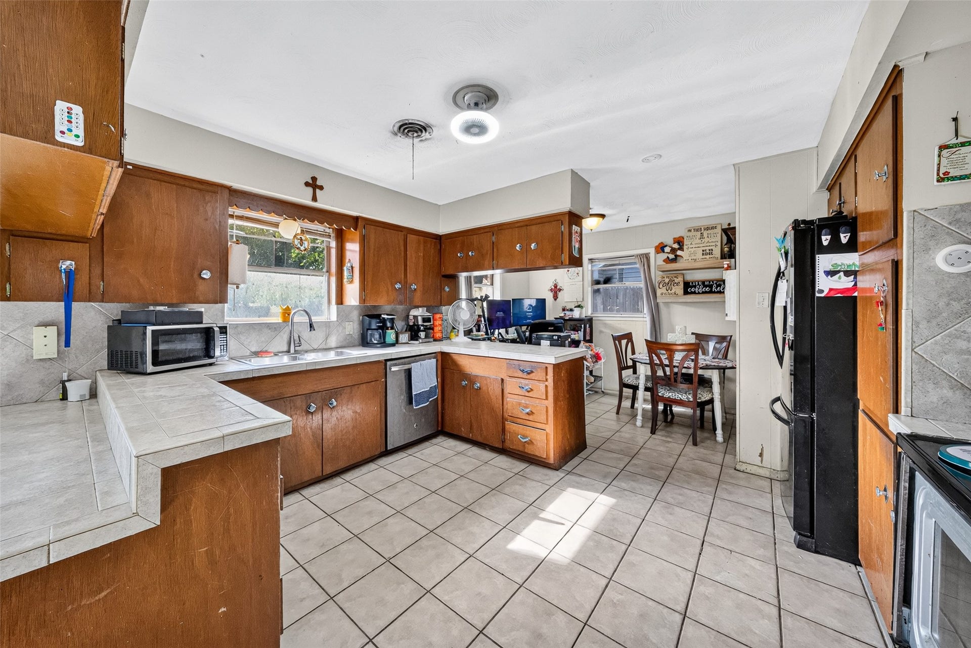2230 Woodwind Way, League City, TX 77573 2230 Woodwind Way, League City, TX 77573