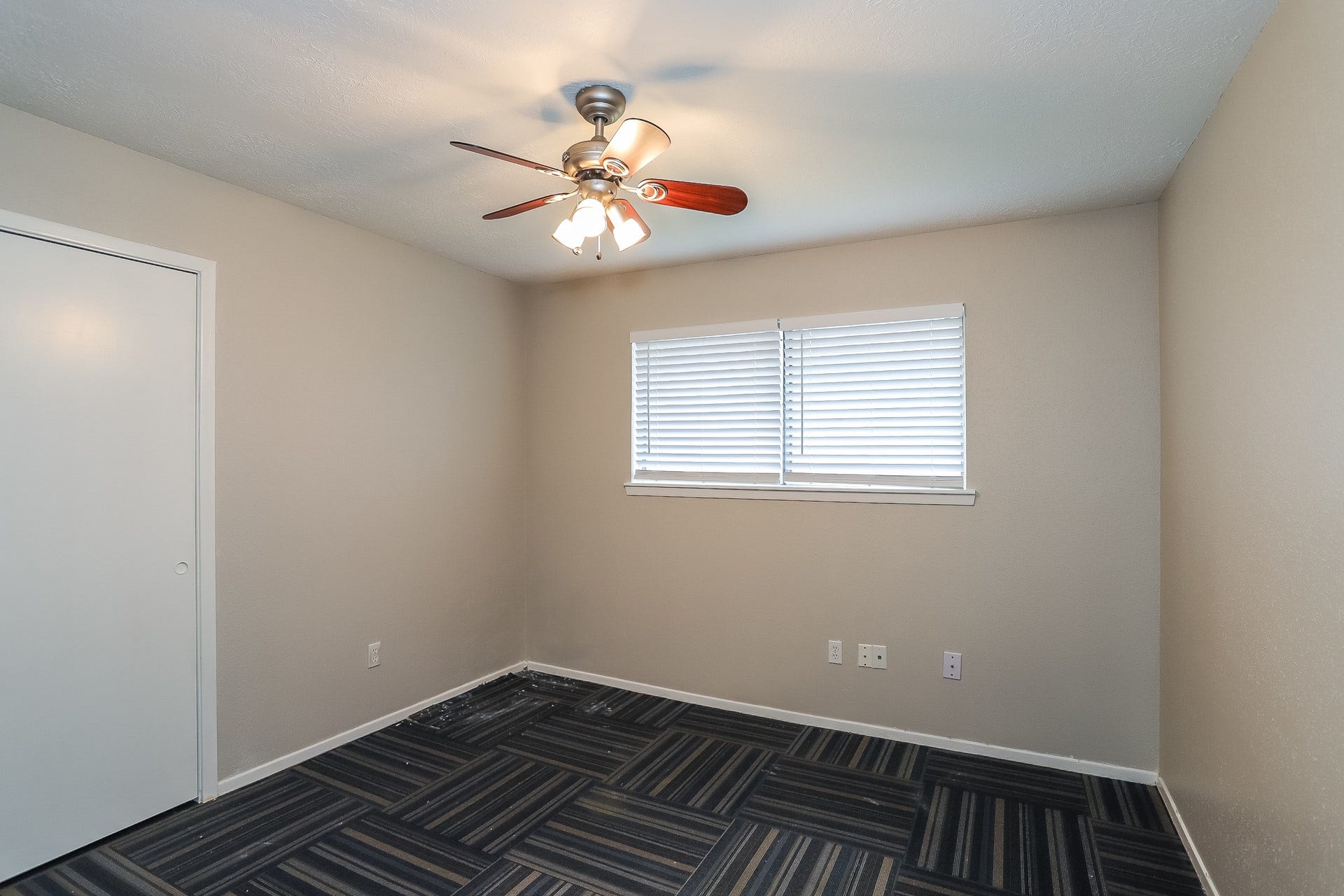 613 W Castle Harbour Drive, Friendswood, TX 77546 613 W Castle Harbour Drive, Friendswood, TX 77546