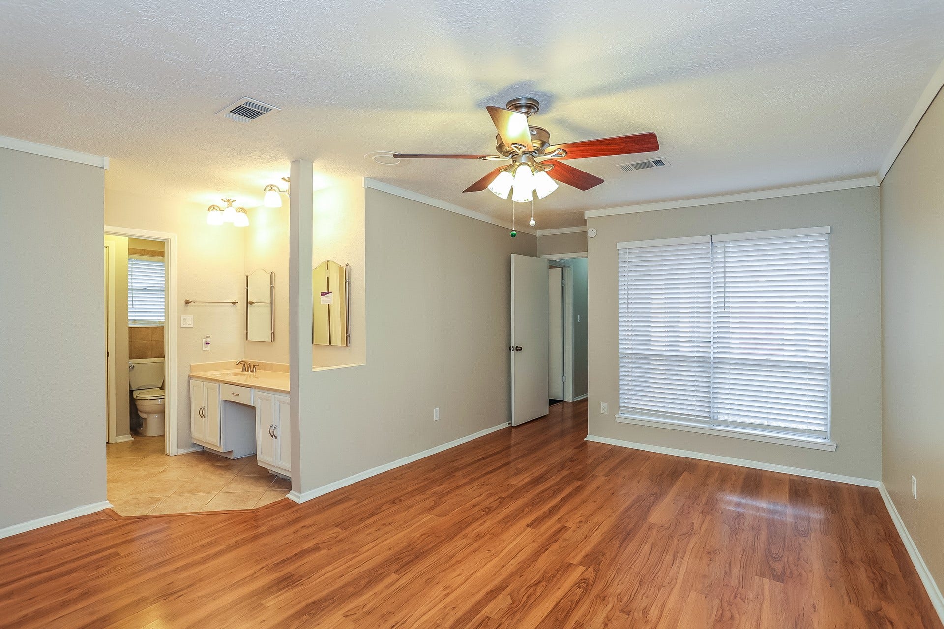 613 W Castle Harbour Drive, Friendswood, TX 77546 613 W Castle Harbour Drive, Friendswood, TX 77546
