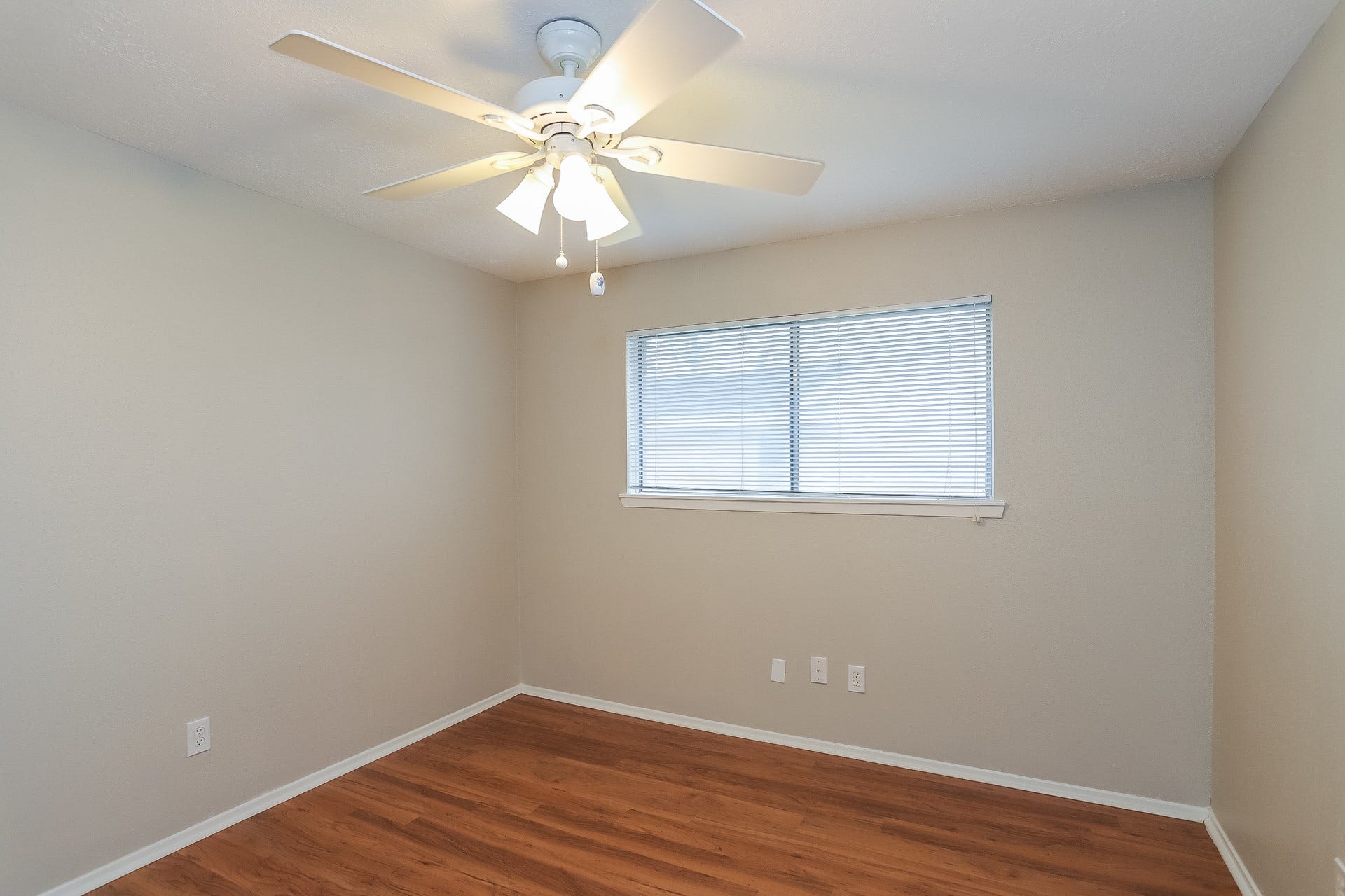 613 W Castle Harbour Drive, Friendswood, TX 77546 613 W Castle Harbour Drive, Friendswood, TX 77546