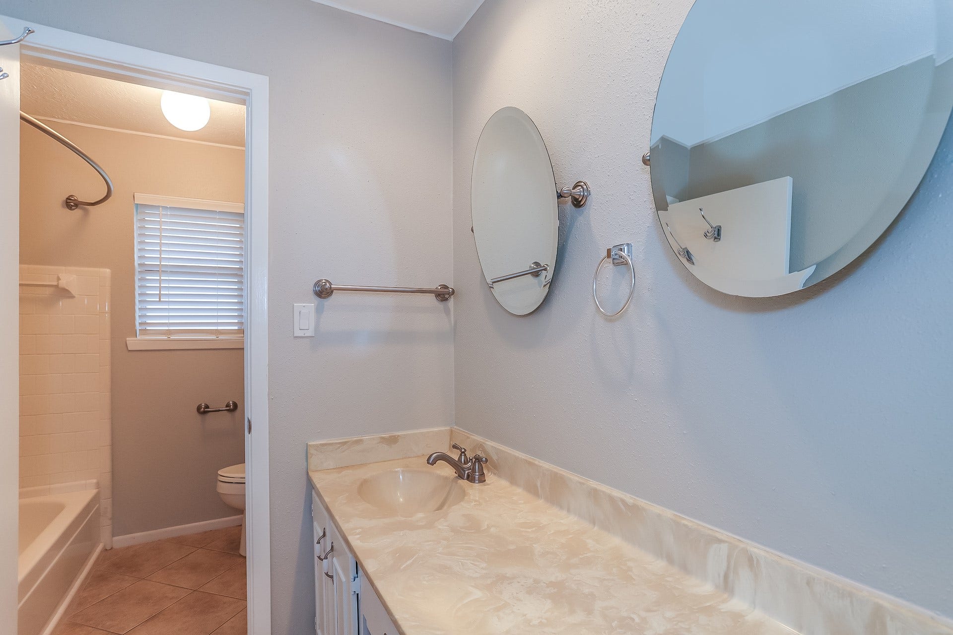 613 W Castle Harbour Drive, Friendswood, TX 77546 613 W Castle Harbour Drive, Friendswood, TX 77546
