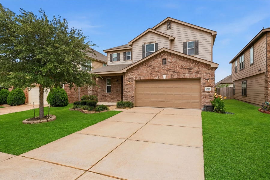 Property photo for 6718 Lindale Springs Lane, Katy, TX